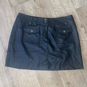 Black 100% leather skirt mini
